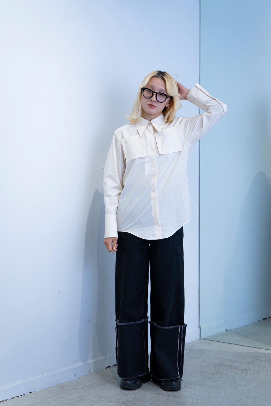 SATORUSASAKI / TWO-TUCKED SHIRT (offwhite)